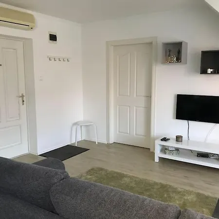 Hangulatos Tarsashazi Belvarosaban Apartment Pecs