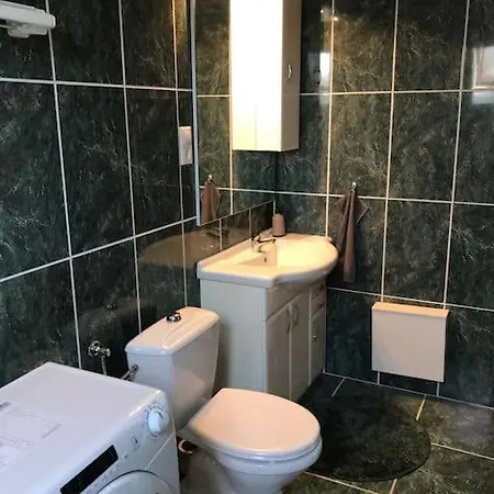 Hangulatos Tarsashazi Belvarosaban * Pécs