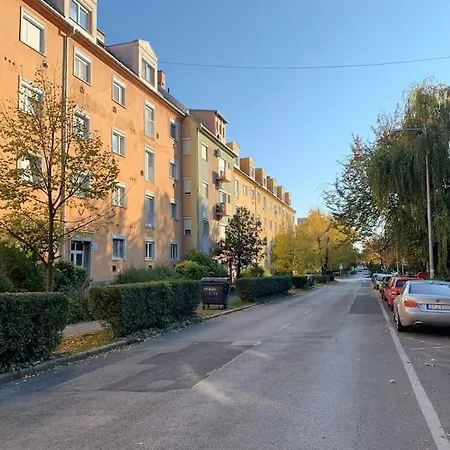 Hangulatos Társasházi Belvárosában Pécs